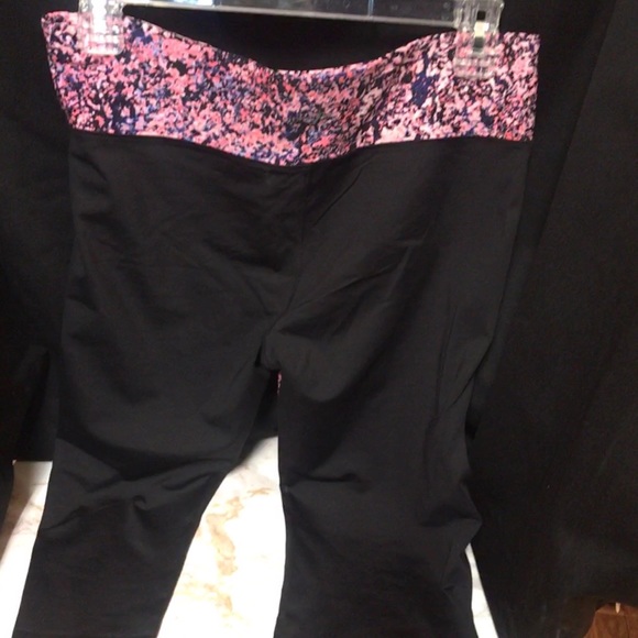 Authentic Calvin Klein Capri Tights - Picture 8 of 8